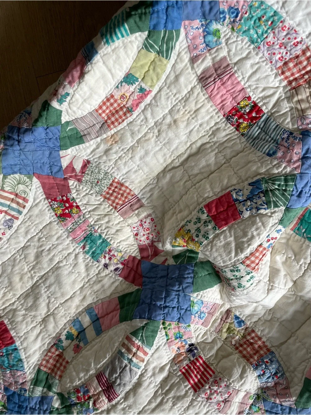 Vintage Double Wedding Ring Quilt Feed Sack Scalloped Patchwork 92x74